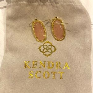 New Kendra Scott Elle gold drop earrings in rose quartz with a 14k gold rim